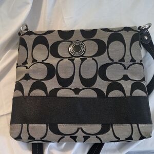 COACH CROSSBODY PURSE ~ Signature Stripe ~ No. L1205-F19220